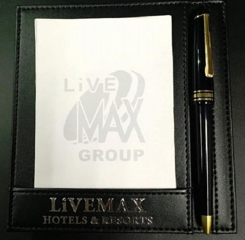 Hotel Livemax Osaka Namba Екстер'єр фото